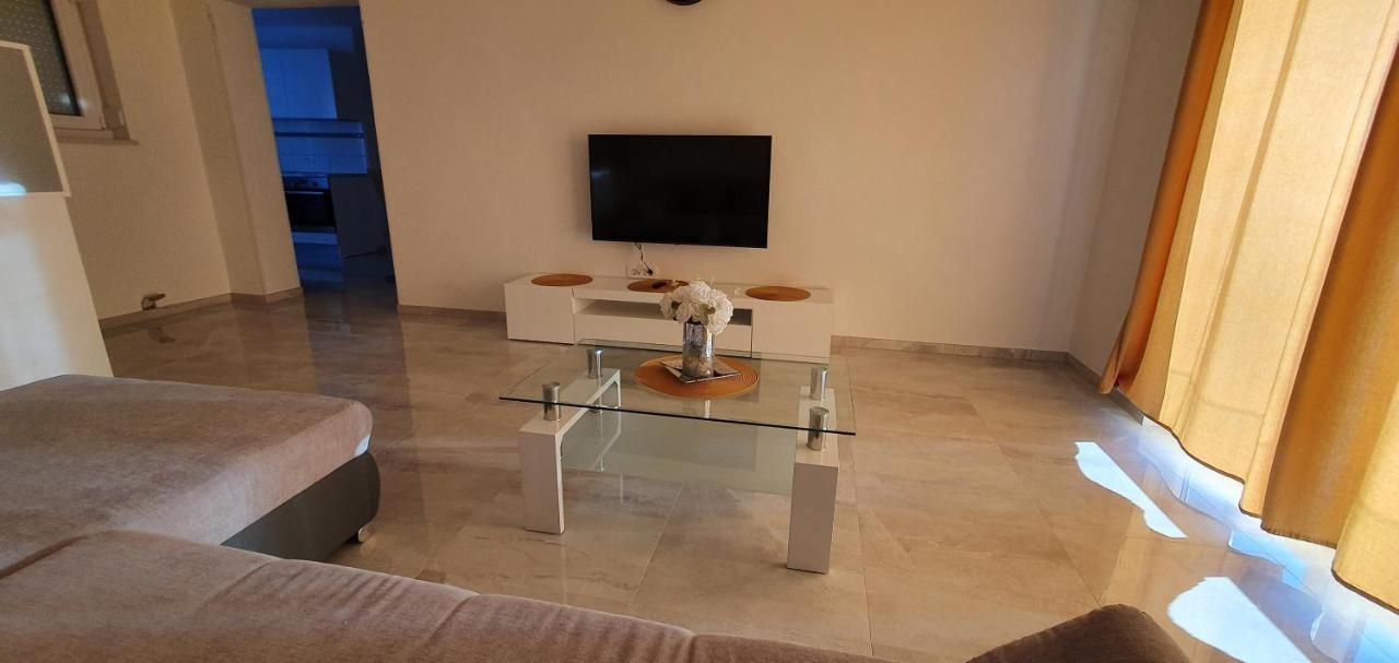 Apartmani Naomi&Leo Senj  Bagian luar foto