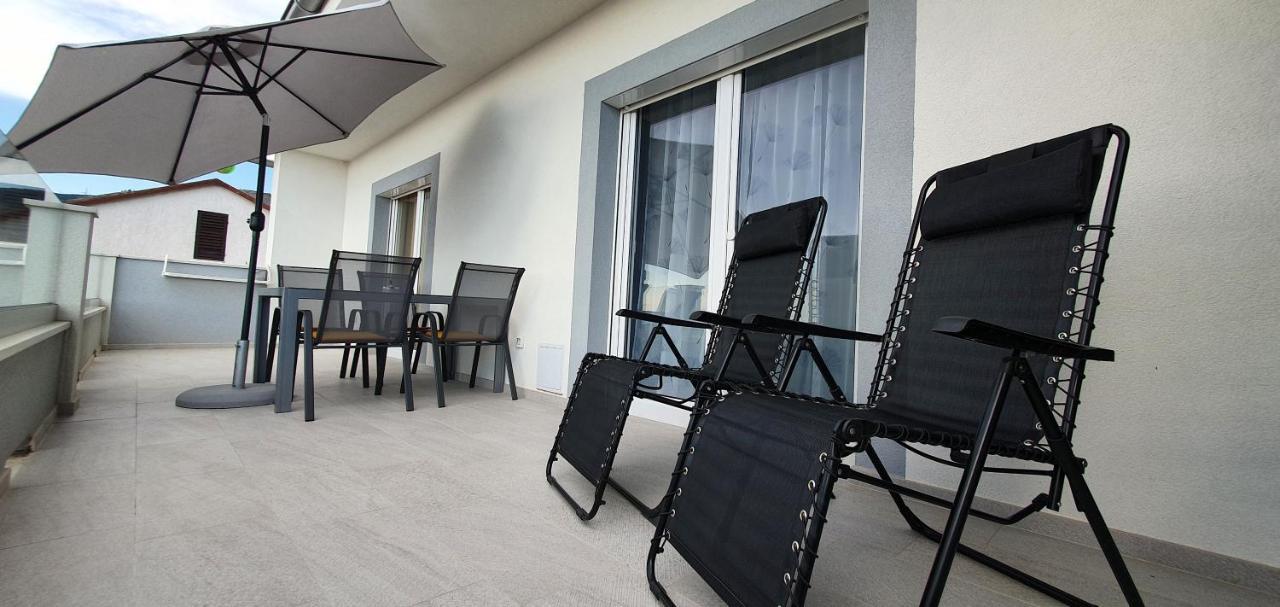 Apartmani Naomi&Leo Senj  Bagian luar foto